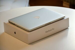 Harga Laptop Apple Di Pasar 2024