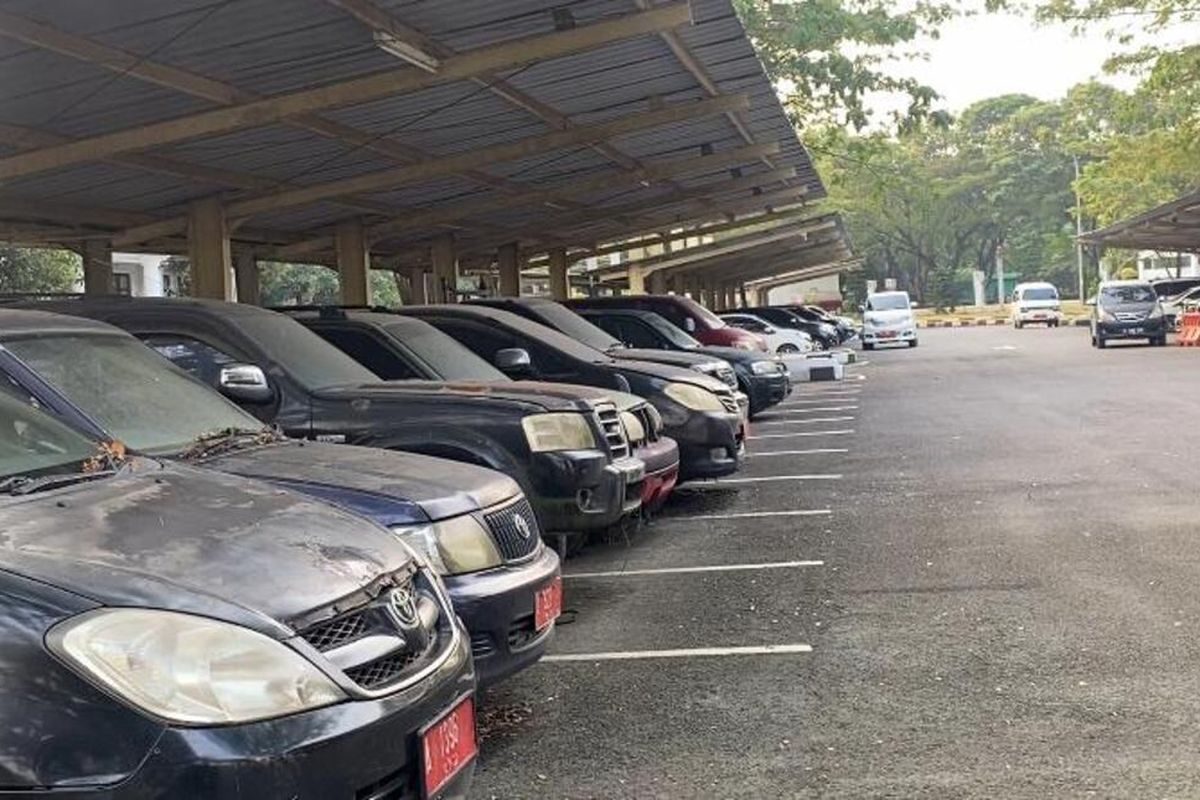 Pemprov Banten Lelang Belasan Mobil Dinas, Termasuk Land Cruiser Era Ratu Atut