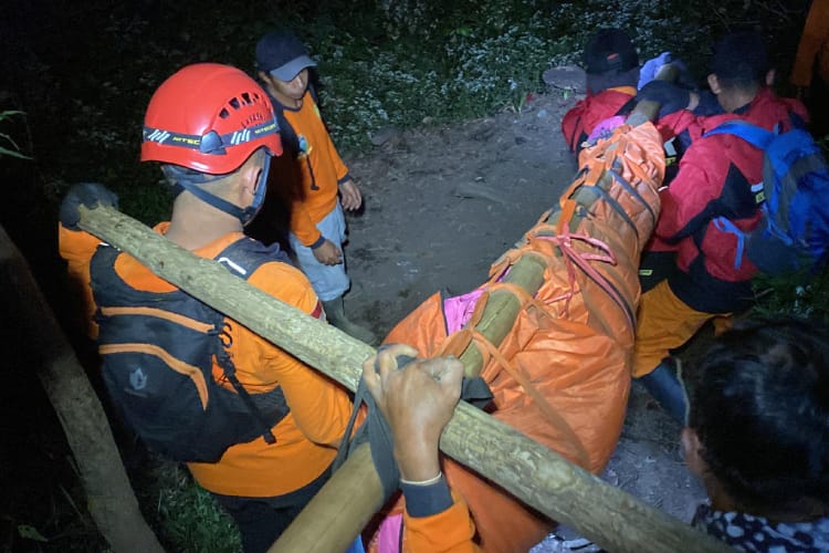 Seorang Pendaki Gunung Slamet Meninggal Dunia Setelah Sakit di Pos 5 Jalur Bambangan